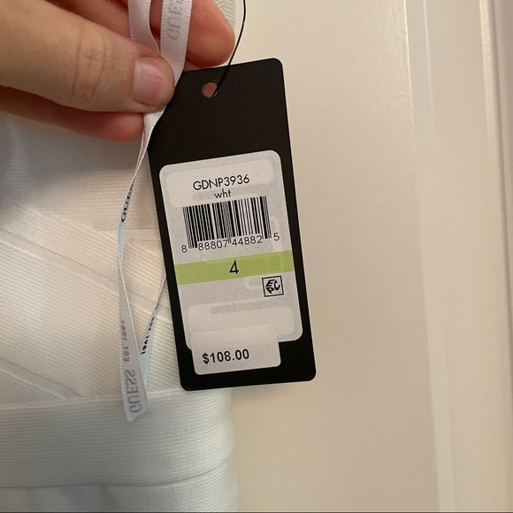 GUESS white v neck fitted dress - Picture 3 of 4